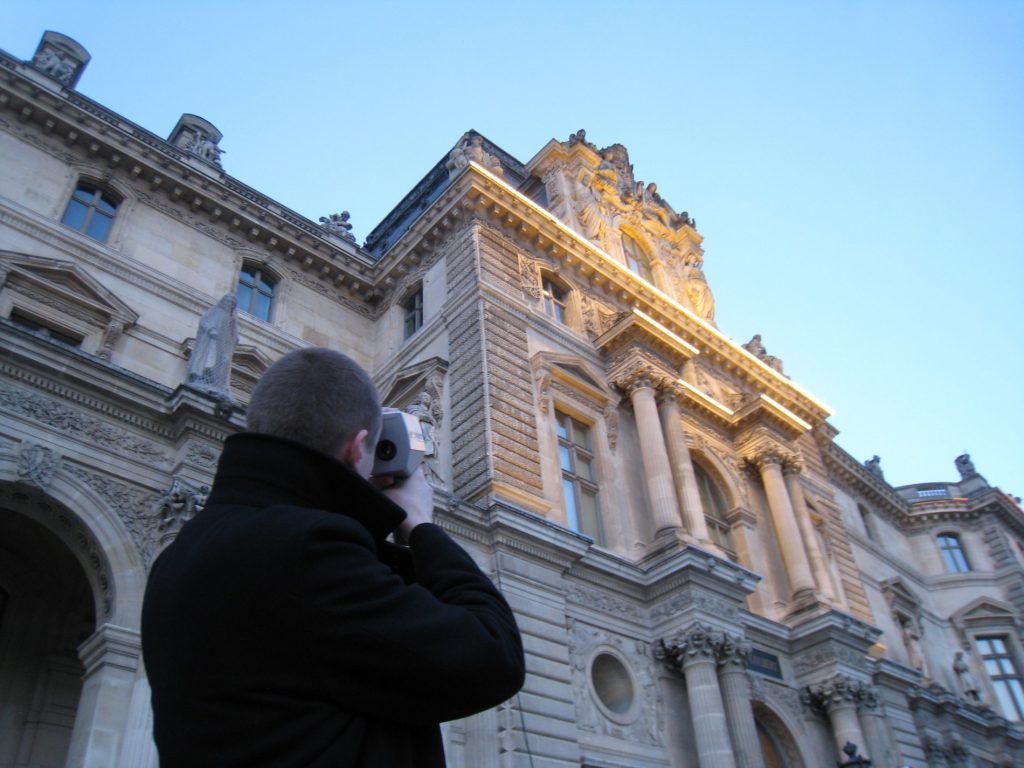 Assessment and on-site adjustments of the light repartition (luminance and color temperature) on the Louvre Museum facade.